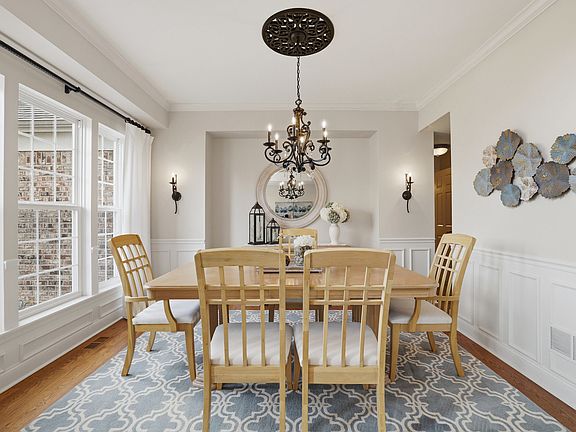 3rd image of 6 Reedsworth Ct