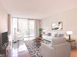 4600 S Four Mile Run Dr APT 213, Arlington, VA 22204