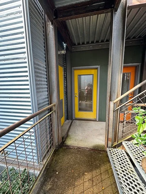 Studio, 600 sqft, $1,195 — Photo 1