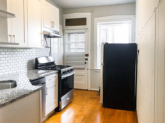 2nd image of 3040 N Spaulding Ave #2E