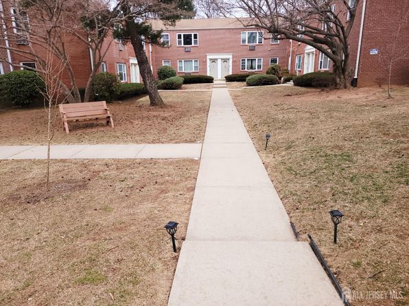50 Fox Rd APT 8B, Edison, NJ 08817