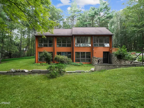101 Meath Ln, Dingmans Ferry, PA 18328