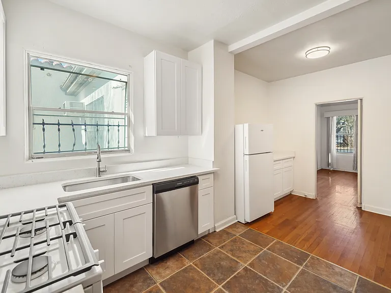 326 E Mistletoe Ave #2 — Photo 39