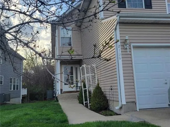 2106 SW Rambling Vine Rd, Lees Summit, MO 64082