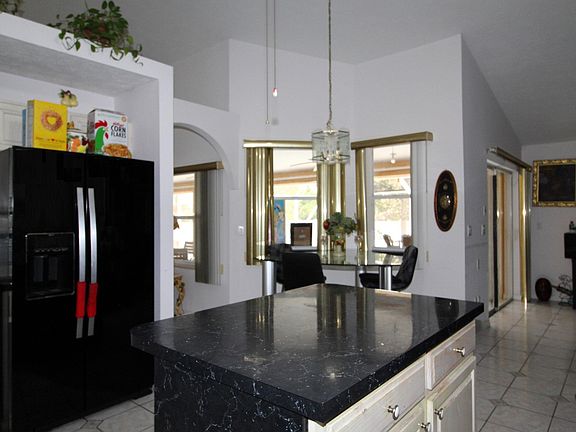 5th image of 3410 SE Hart Circle