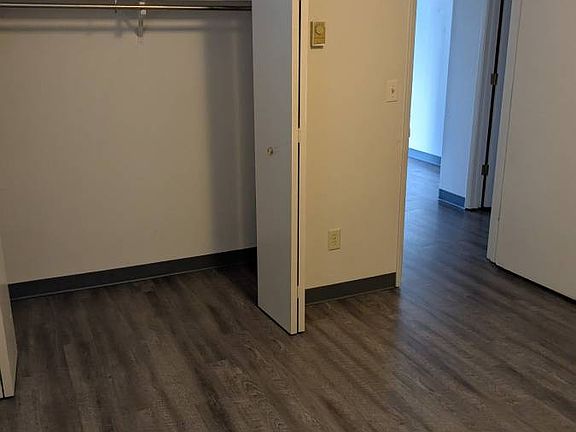 2nd image of 1427 Lakeview Ave