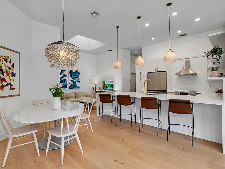 7655 Estuary Ct — Photo 6