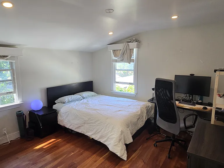 576 Maybell Ave — Photo 2