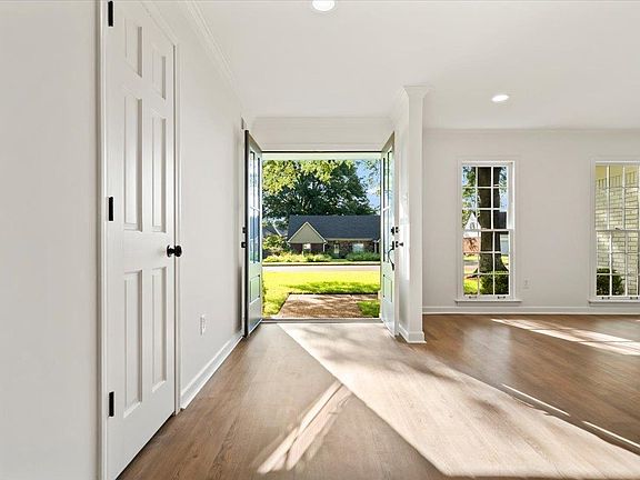 5th image of 1601 McHenry Cir E