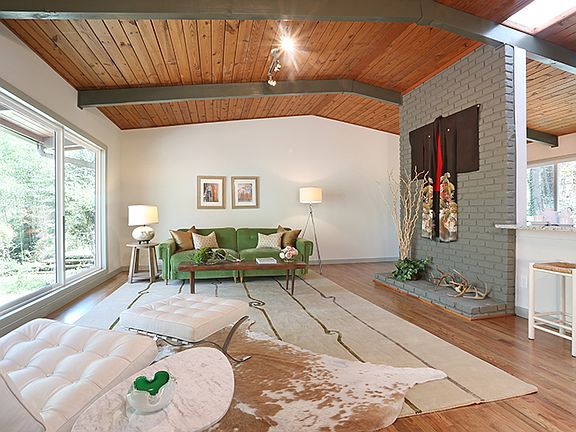 3rd image of 3162 Lynnray Dr