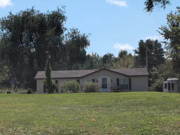 4546 Russell St, Cedar Springs, MI 49319