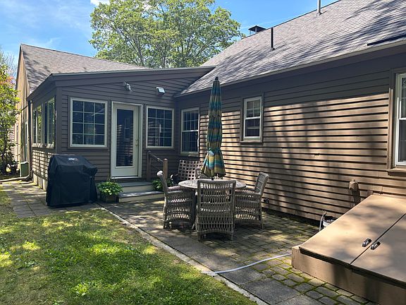 2nd image of 17 Wood Pond Lane #16