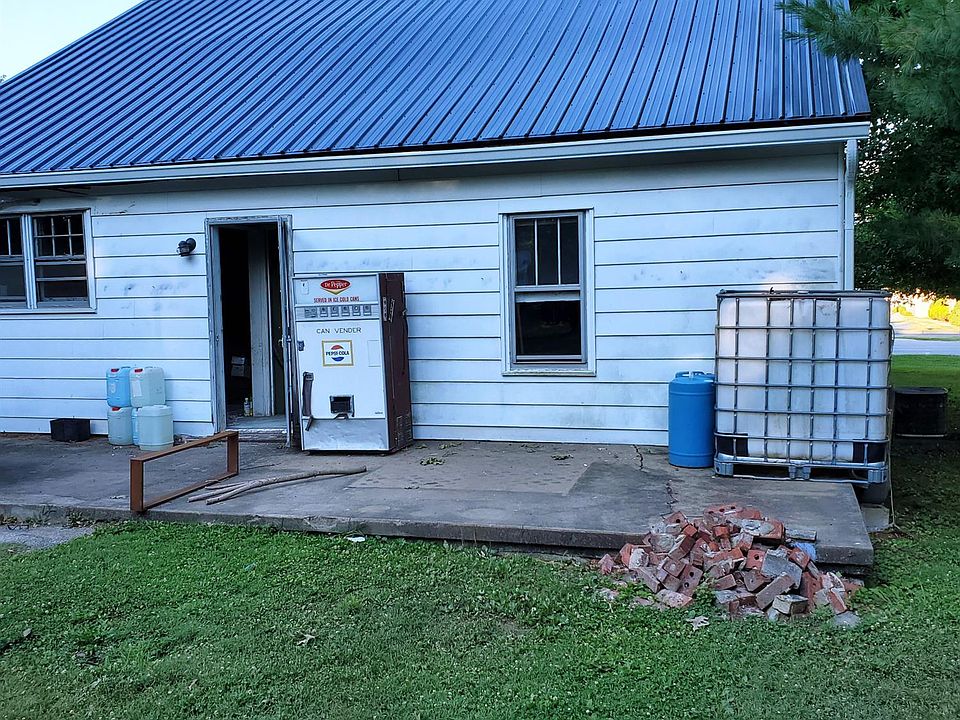 2nd image of 715 N High St