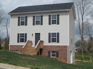 109 Summit Rdg, Radford, VA 24141