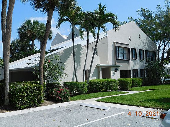 2nd image of 3901 SE Saint Lucie Blvd #E-33
