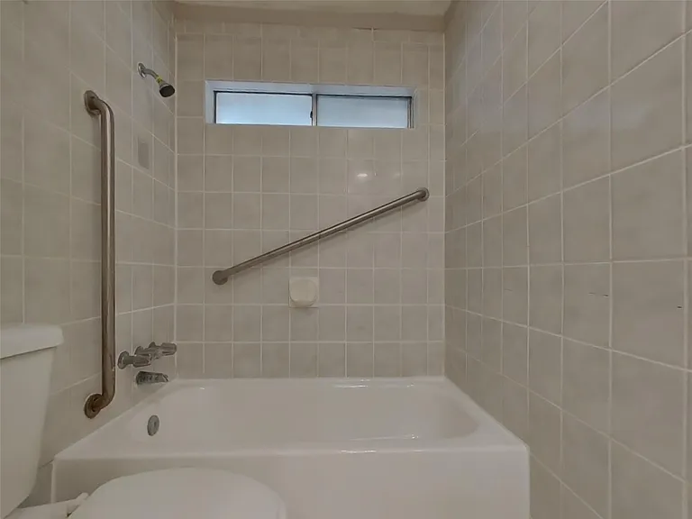 4422 Monteith Dr — Photo 10