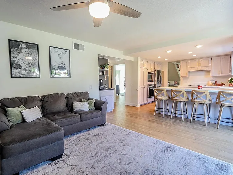 25051 Katie Ave — Photo 10