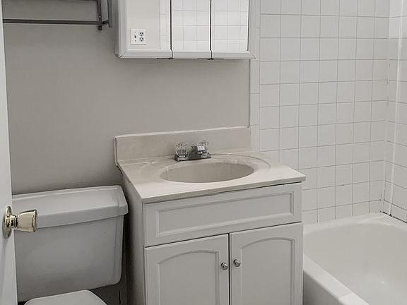 4th image of 1208.3 W Wrightwood Ave #3