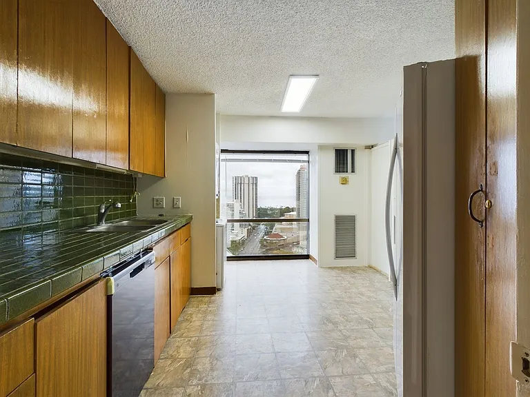 1750 Kalakaua Ave #2601 — Photo 17