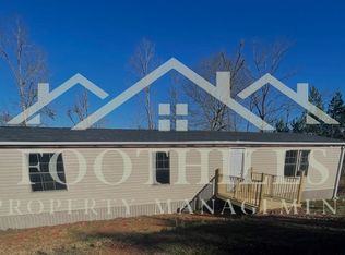 407 Hickory Knoll Ln, Seneca, SC 29678