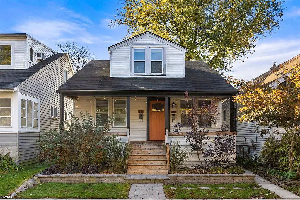 Building Photo - 336 E Cambourne St #338