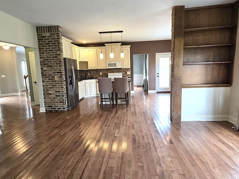 1207 Kelly Ct — Photo 21