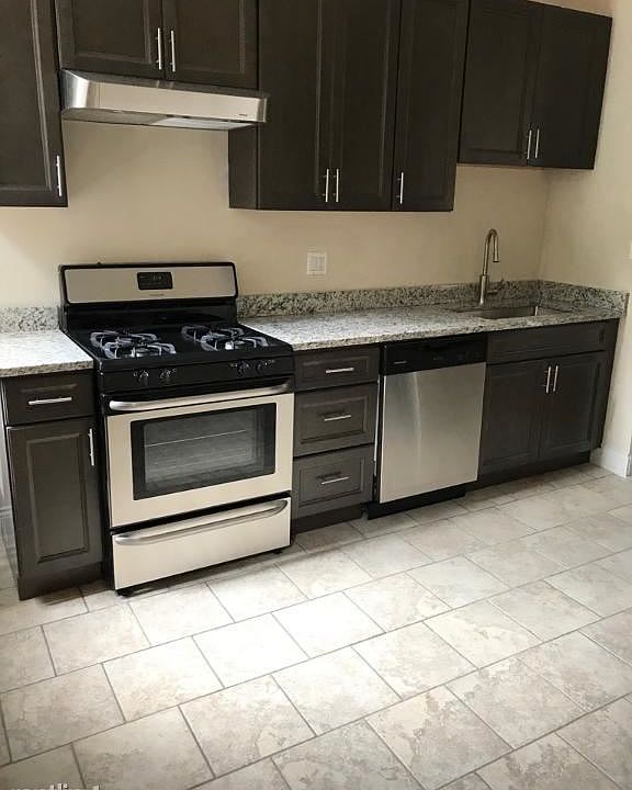 2nd image of 1609 W Thome Ave APT 3N