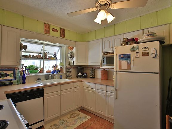4th image of 211 Dune Cir