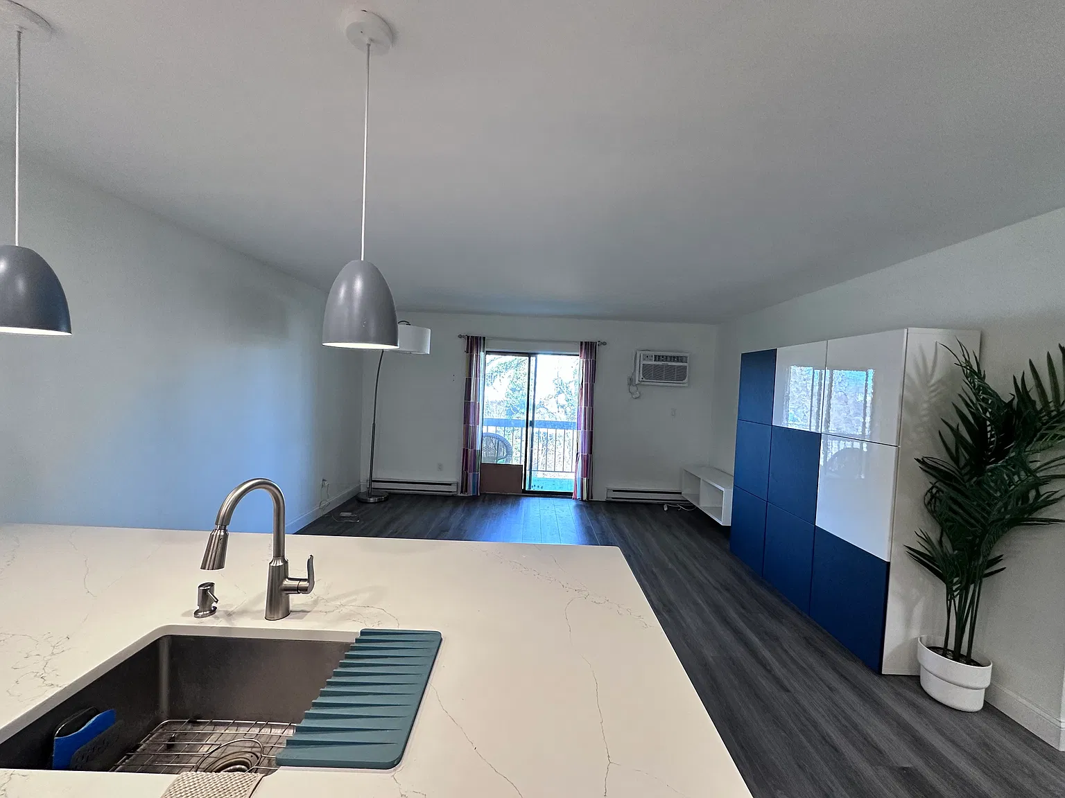 1 bed, 750 sqft, $2,100 — Photo 2