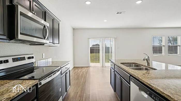 545 London Dr #545LD — Photo 6