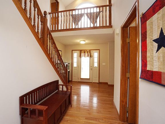 2nd image of 4572 Moselle Dr