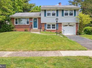 4 Valley View Ct, Hamilton, NJ 08620