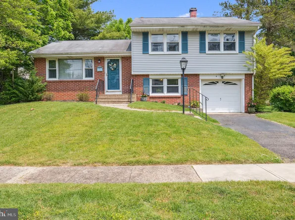 4 Valley View Ct, Hamilton, NJ 08620