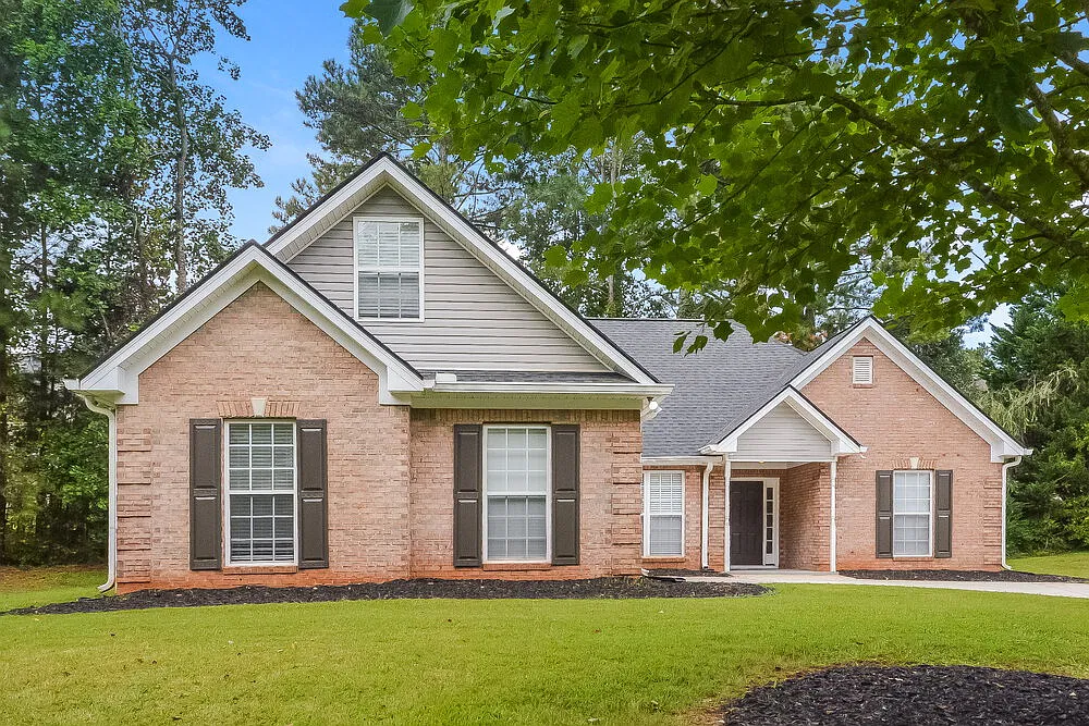 4 bed, 2.0 bath, 1869 sqft, $2,910 — Photo 1