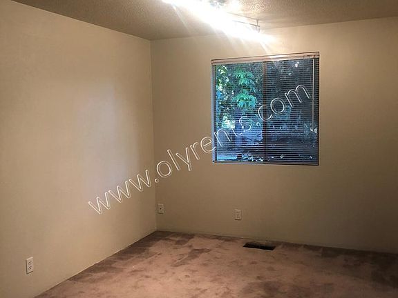 4th image of 3605 Wesley Dr NW