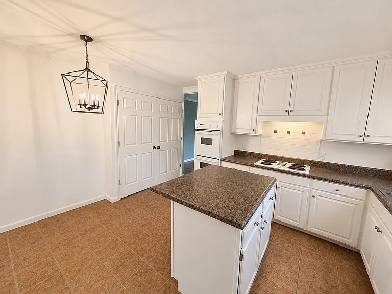 108 Meadowview Cir — Photo 5