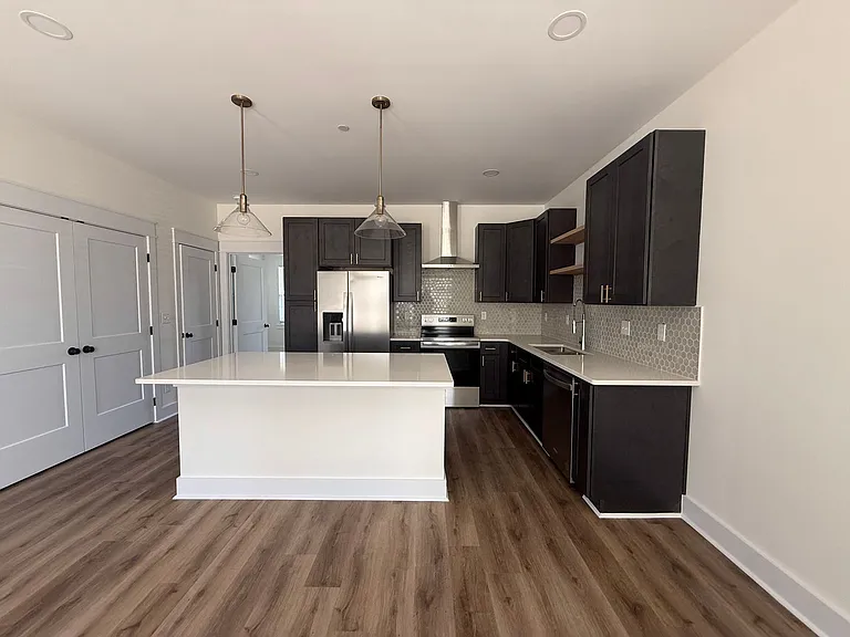 1348 Meridian St — Photo 6