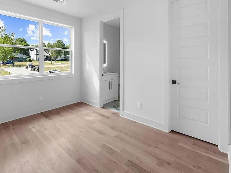 2321A Carter Ave — Photo 10