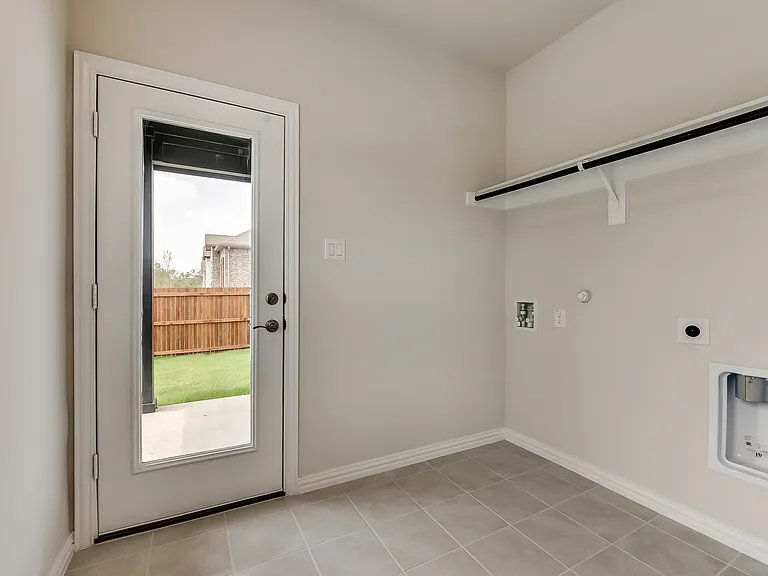 211 Monarch Way — Photo 6