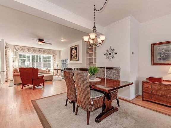 High Ceilings & Built-ins!