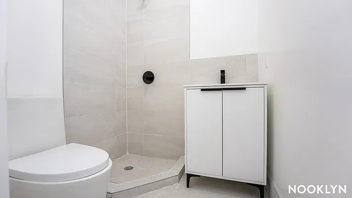 Rented by Nooklyn NYC LLC | media 6