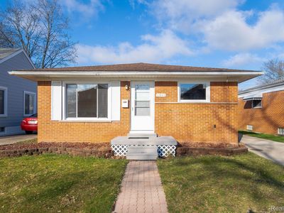 6841 Berwyn St, Dearborn Heights, MI, 48127