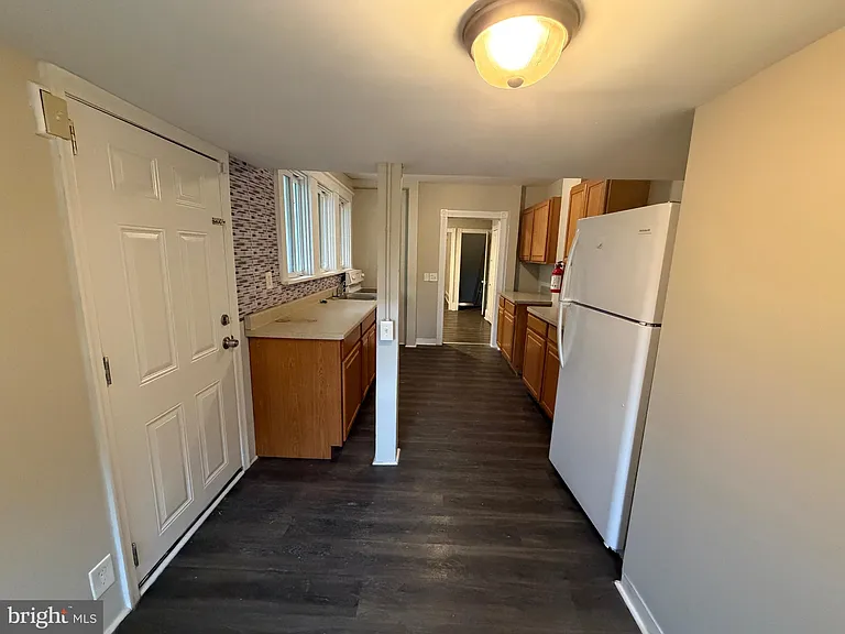 572 Columbia Ave — Photo 7