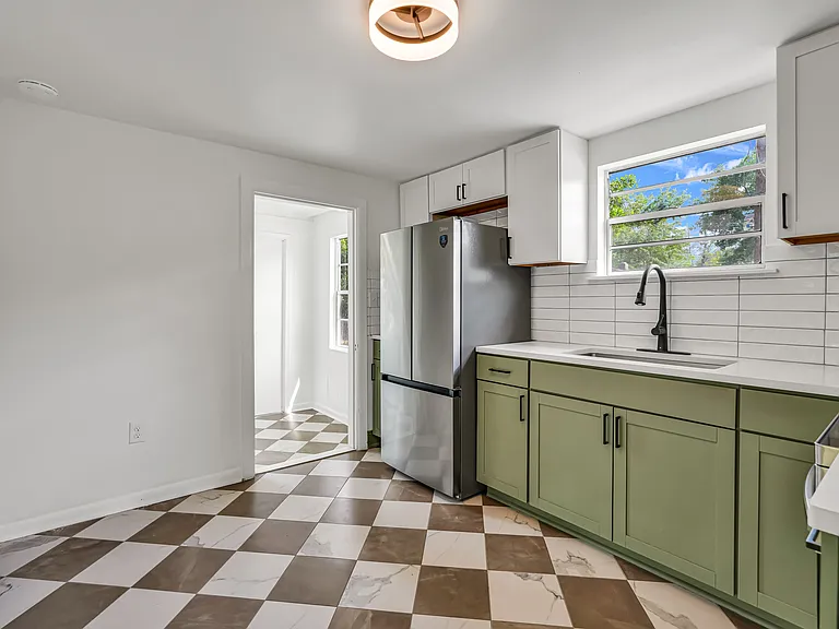 809 Owen Ave — Photo 13