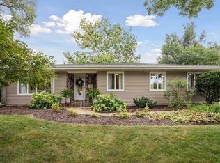 132 River Ridge Rd, Cedar Falls, IA 50613
