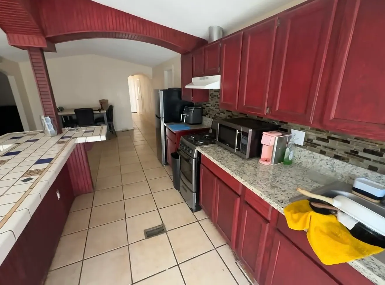 3 bed, $1,200 — Photo 2