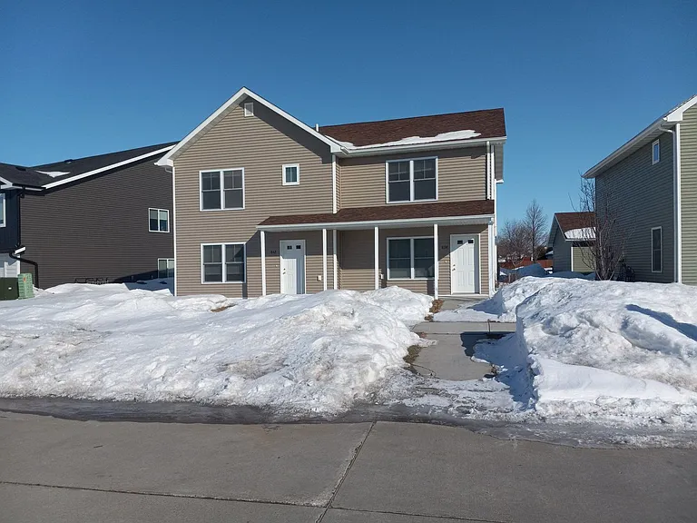826-834 Thames Ct #1008 — Photo 16