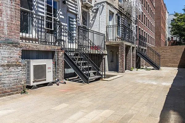 Rented by Bold New York | media 10