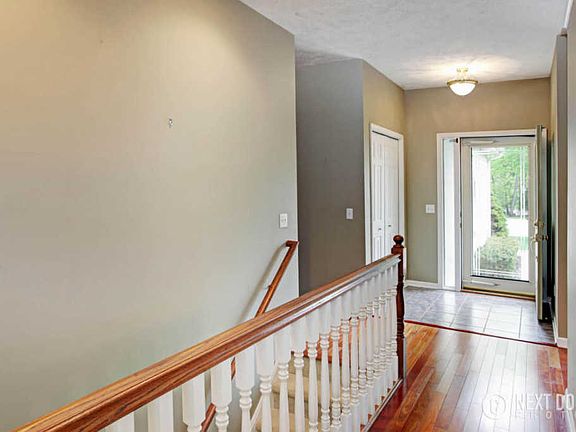 3rd image of 2038 Treeridge Dr SE