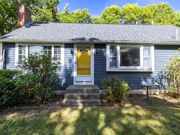 7 W Hill Rd, Plymouth, MA 02360